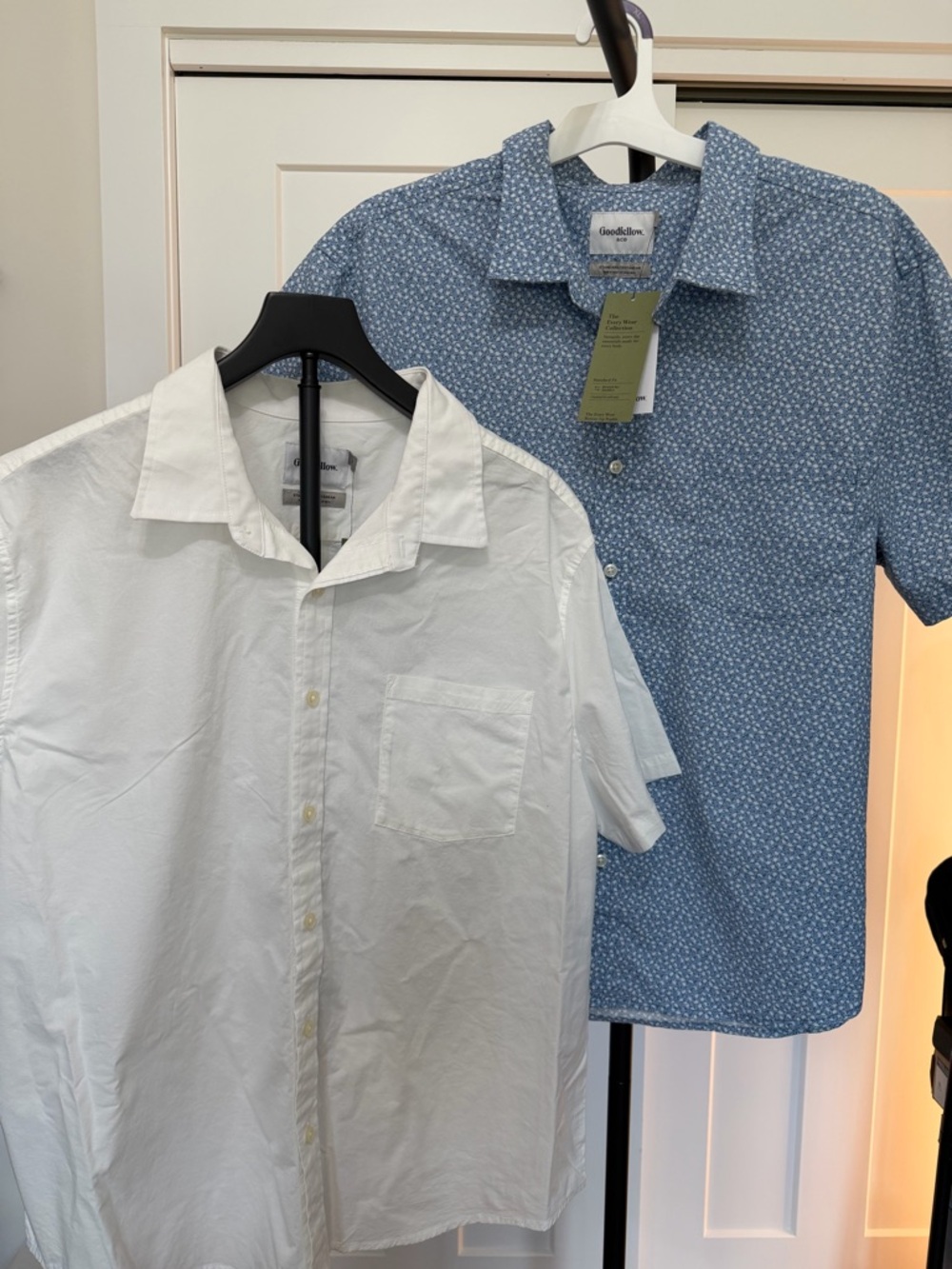 Goodfellow & Co Men's Blue Floral & White Short-Sleeve Button-Down Shirts